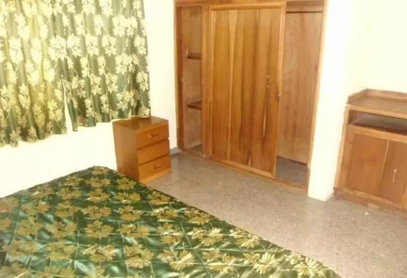 پانسیون Georgian Suites  Apartments