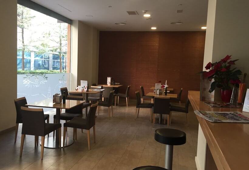 Apartamentos Plaza Picasso