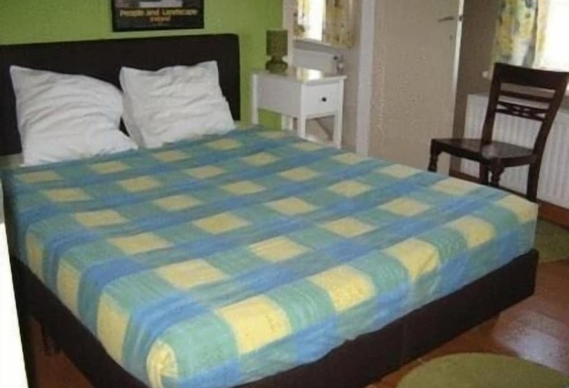 ベッドアンドブレックファースト The Pipers