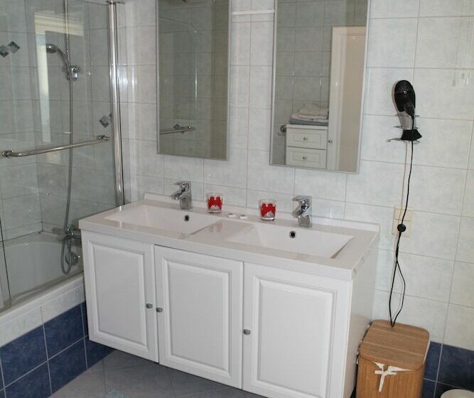 ベッドアンドブレックファースト The Pipers