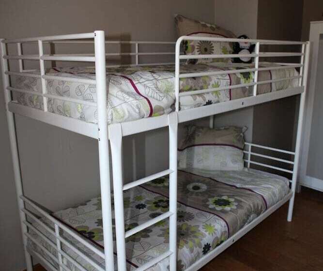 ベッドアンドブレックファースト The Pipers