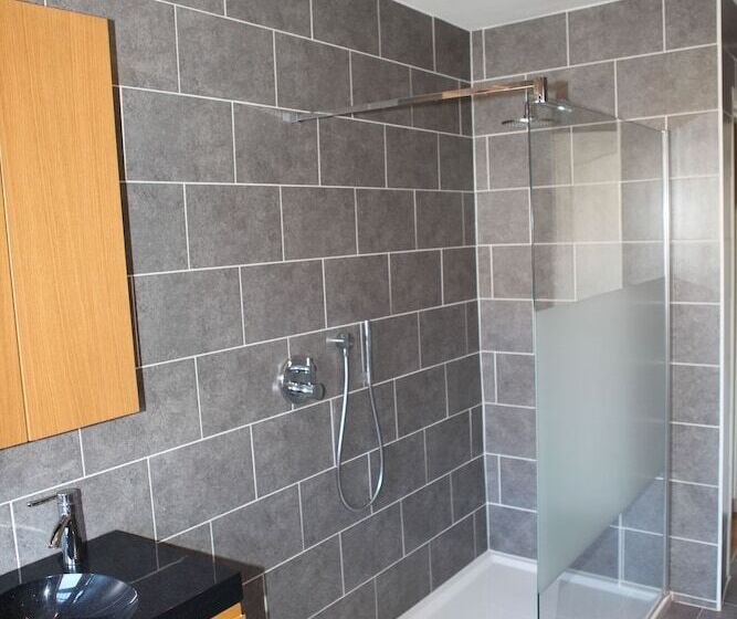 ベッドアンドブレックファースト The Pipers