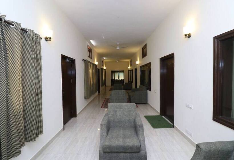 هتل Corbett Comfort Lodge