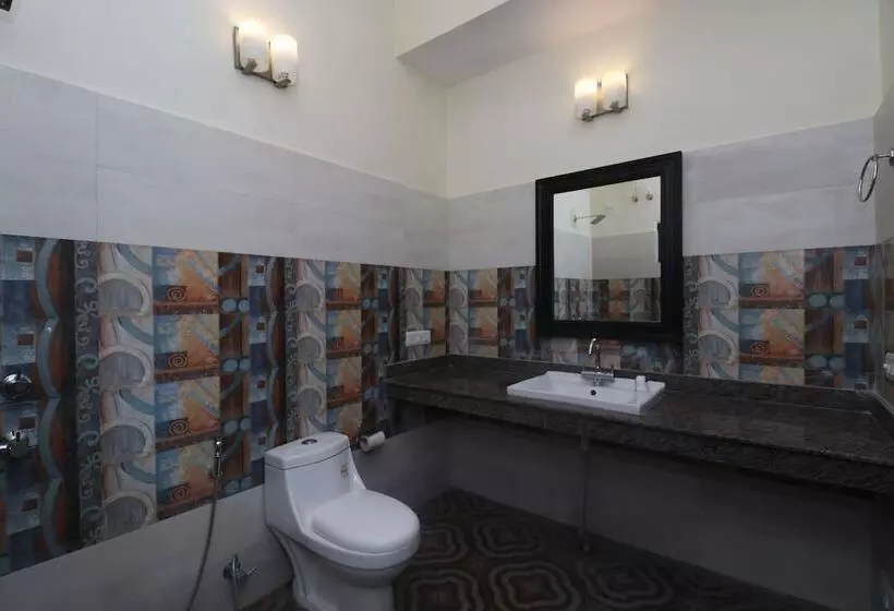 Отель Corbett Comfort Lodge