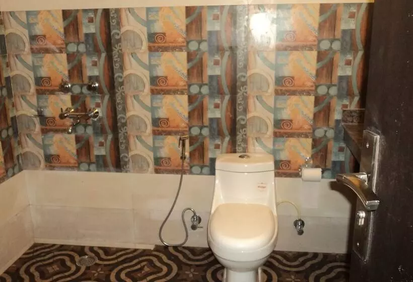 Отель Corbett Comfort Lodge