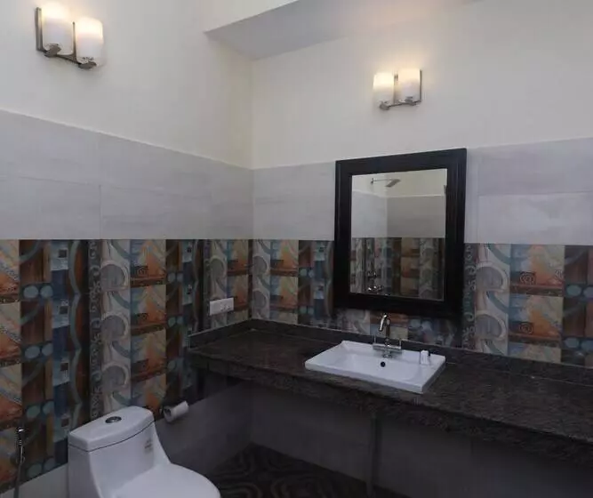 Отель Corbett Comfort Lodge