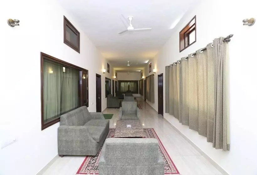 Отель Corbett Comfort Lodge