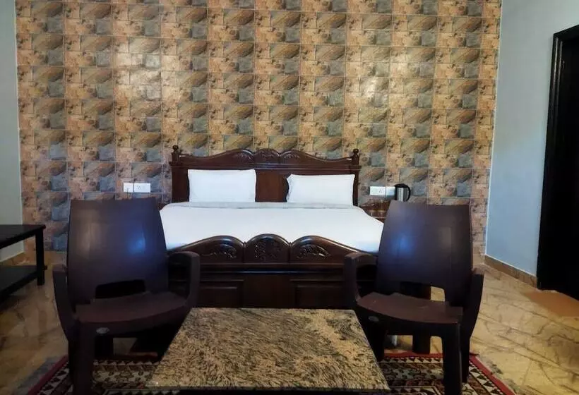 Отель Corbett Comfort Lodge