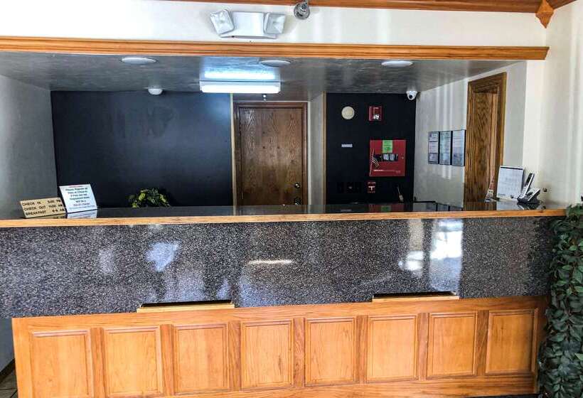 Отель Econo Lodge