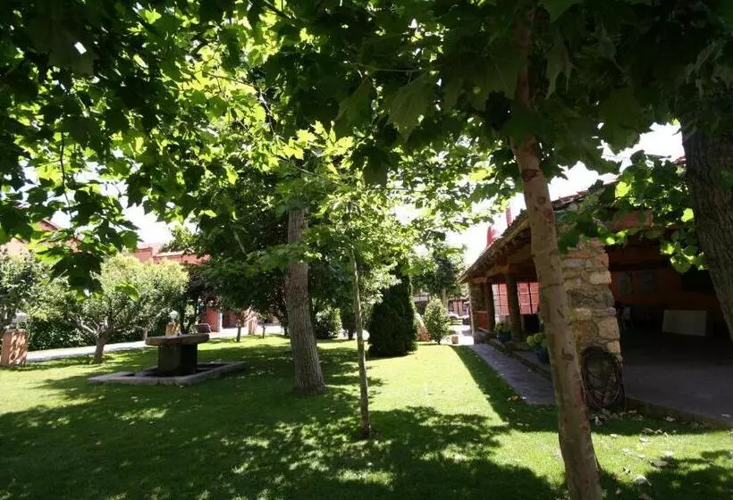 בית מלון כפרי El Rancho