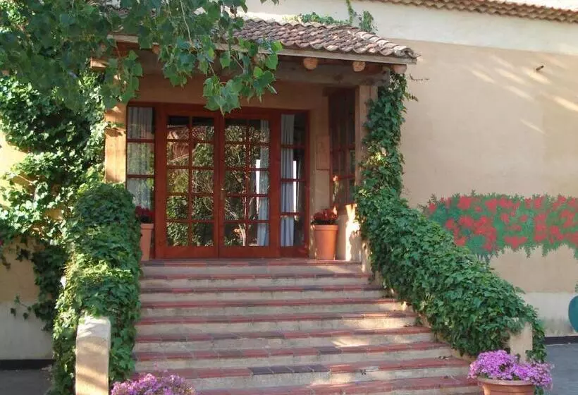 בית מלון כפרי El Rancho