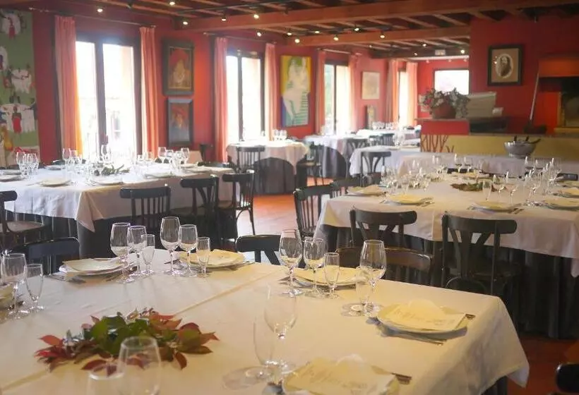 בית מלון כפרי El Rancho