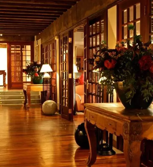 בית מלון כפרי El Rancho