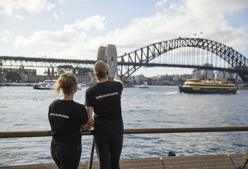 فندق Home Backpackers