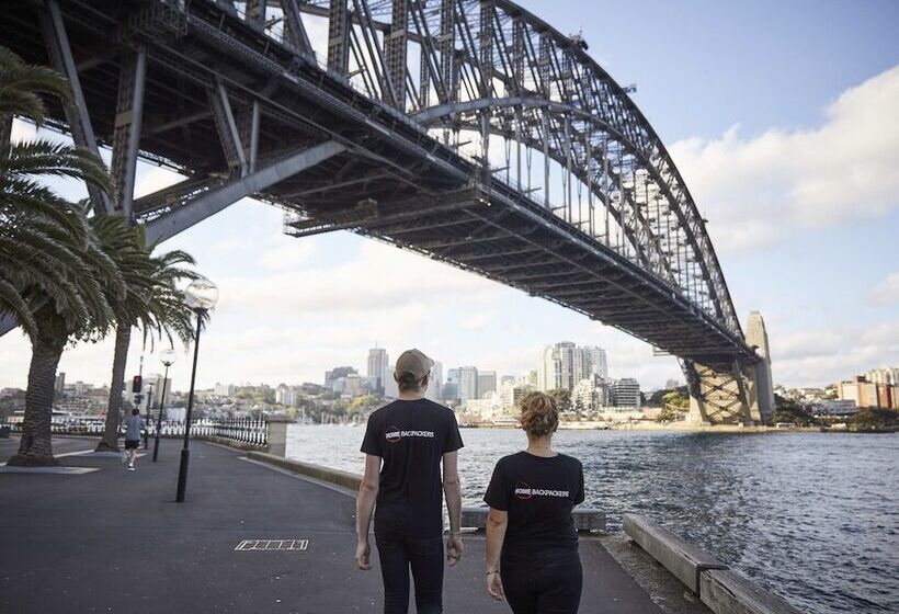 فندق Home Backpackers