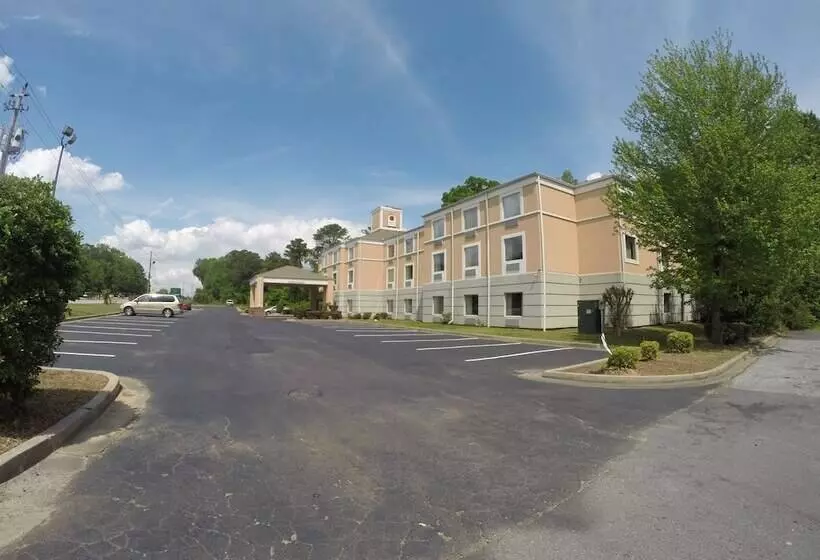 Отель Jameson Inn And Suites Riverdale