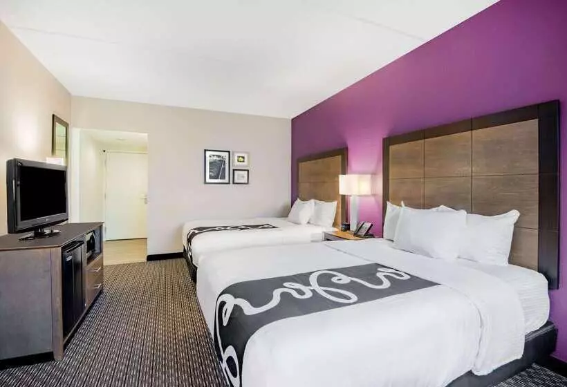 هتل La Quinta By Wyndham Baltimore Bwi Airport
