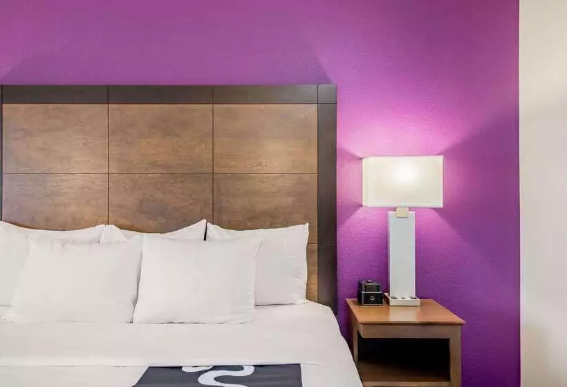 هتل La Quinta By Wyndham Baltimore Bwi Airport