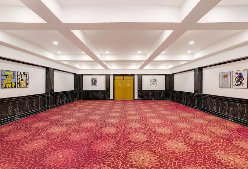 Lemon Tree Hotel, Indore