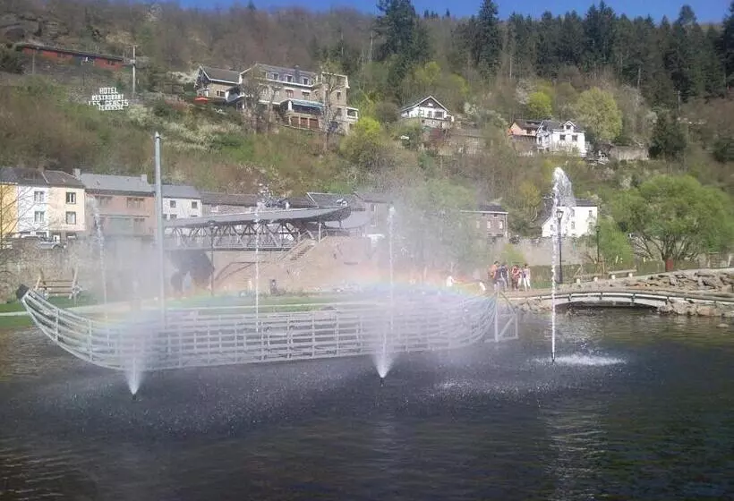 هتل Les Arcades   La Roche En Ardenne