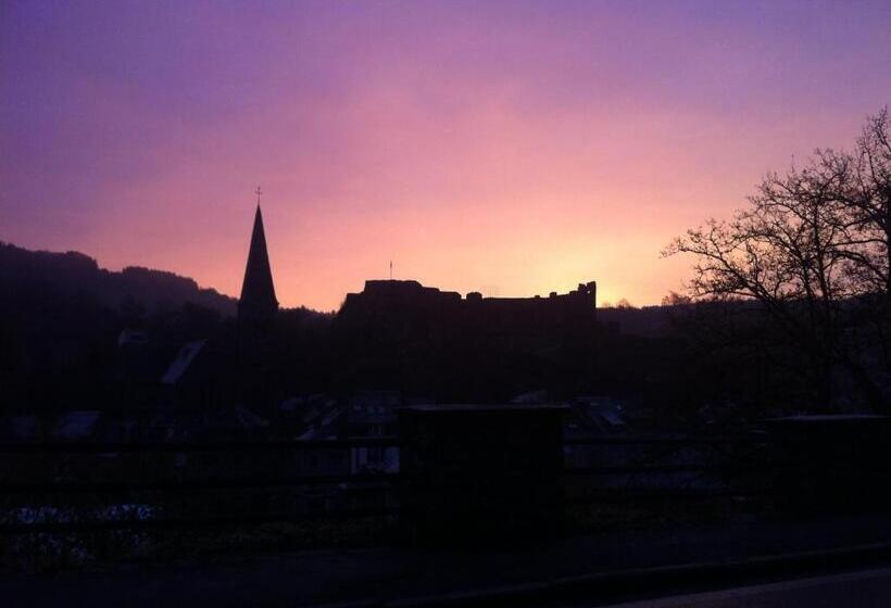 هتل Les Arcades La Roche En Ardenne