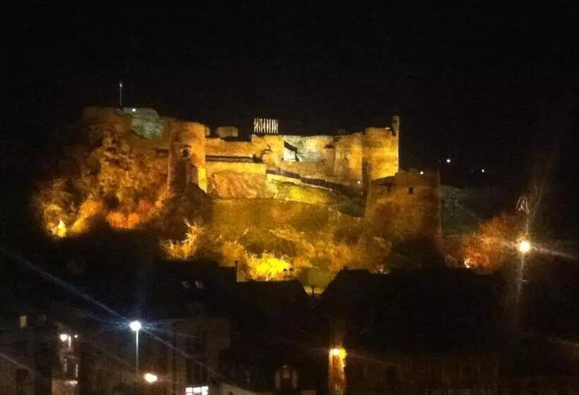 هتل Les Arcades   La Roche En Ardenne