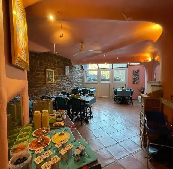 هتل Les Arcades   La Roche En Ardenne
