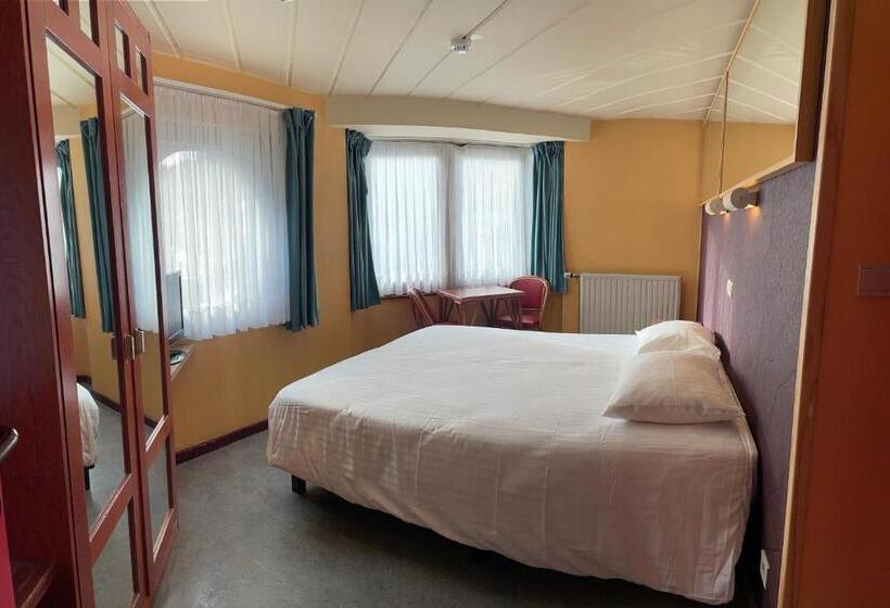 هتل Les Arcades La Roche En Ardenne