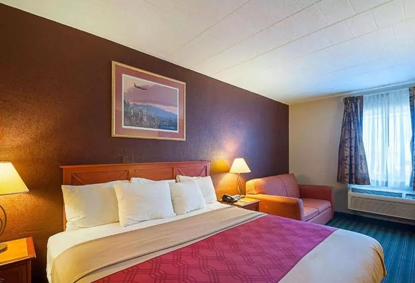 هتل Quality Inn Near Pimlico Racetrack