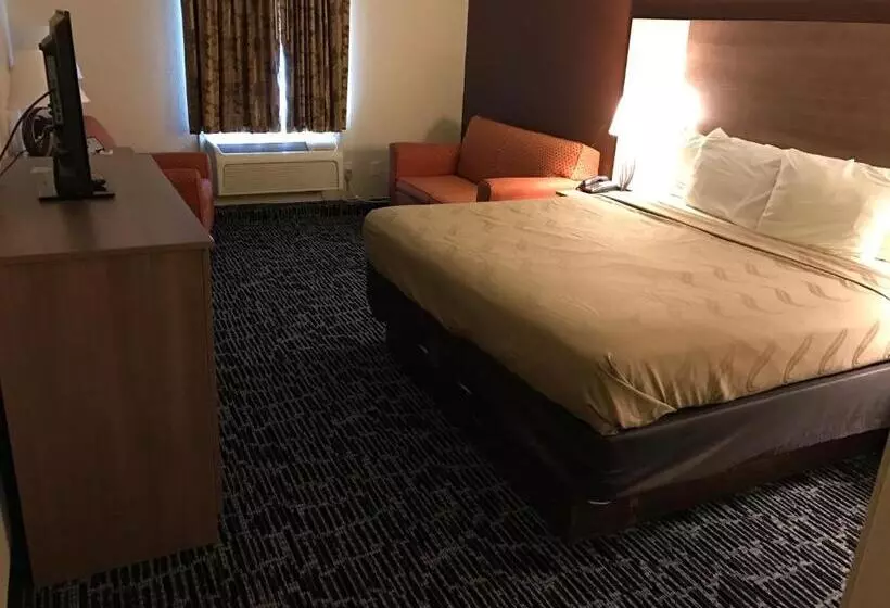 هتل Quality Inn Near Pimlico Racetrack