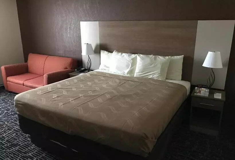 هتل Quality Inn Near Pimlico Racetrack