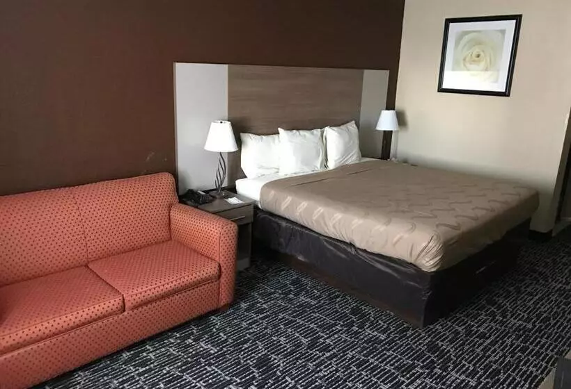 هتل Quality Inn Near Pimlico Racetrack