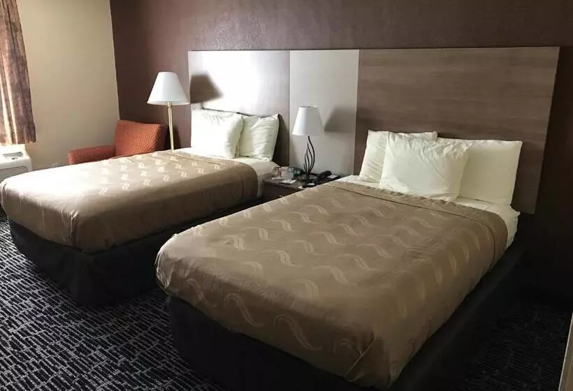 هتل Quality Inn Near Pimlico Racetrack