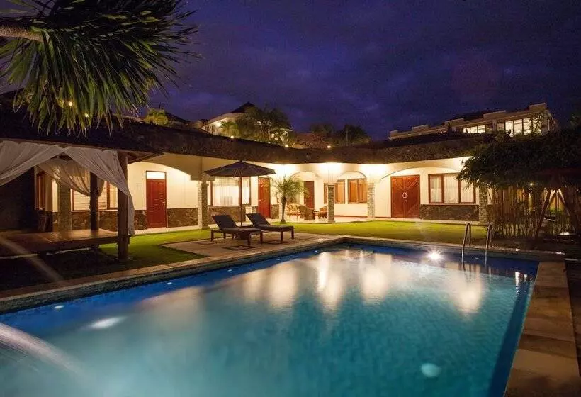 酒店 The Beverly Hills Bali A Luxury Villas & Spa