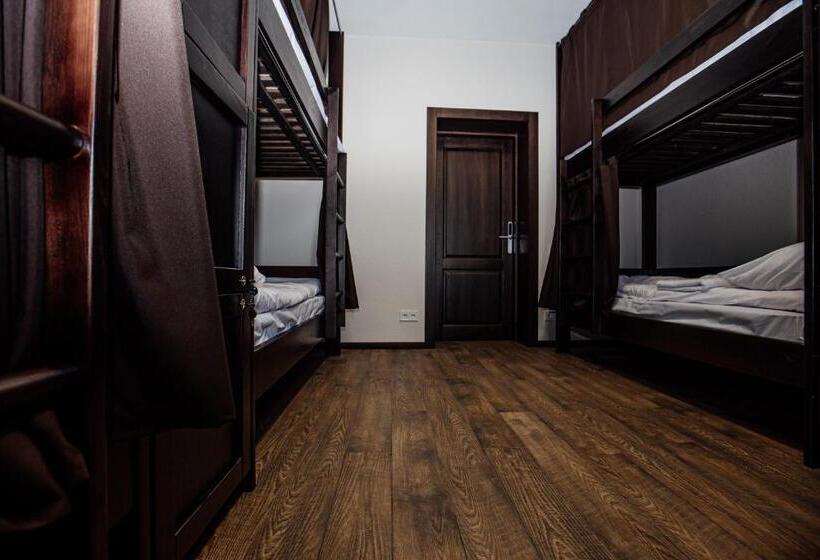 Retkeilymaja новый хостел Nesvit киев академгородок