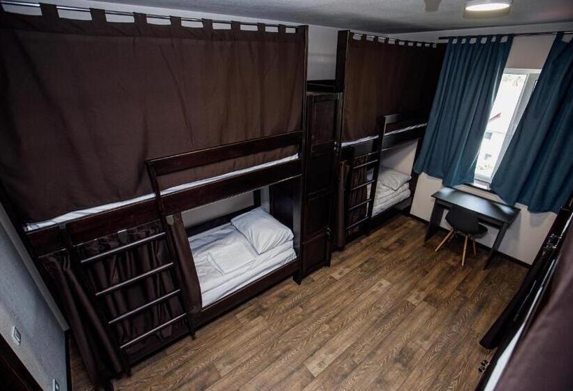 Retkeilymaja новый хостел Nesvit киев академгородок