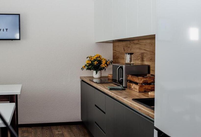 Retkeilymaja новый хостел Nesvit киев академгородок