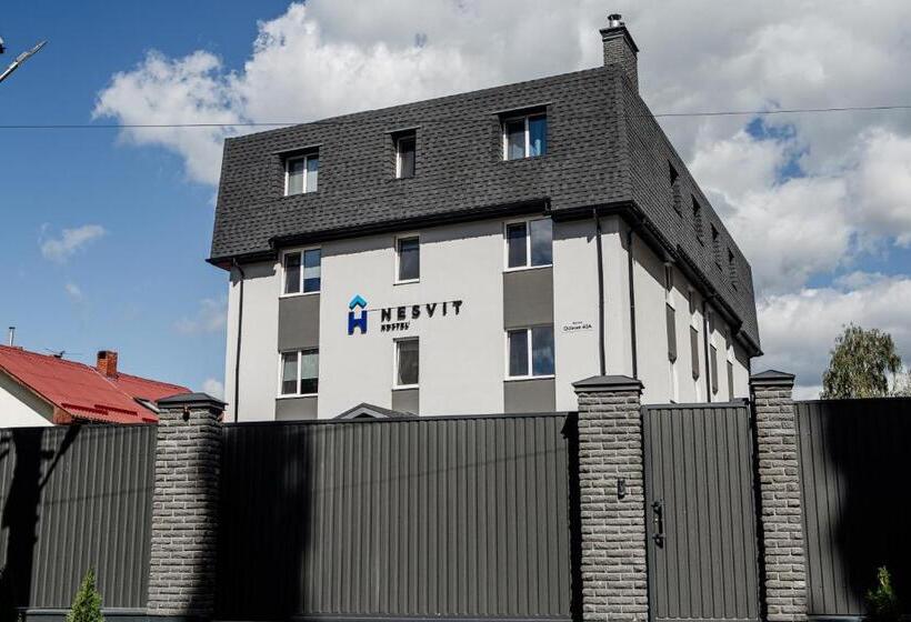 Retkeilymaja новый хостел Nesvit киев академгородок