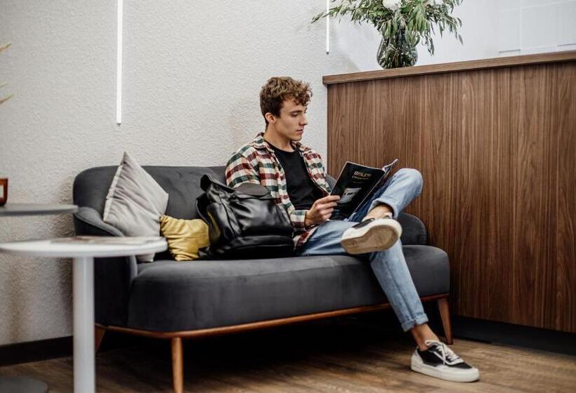 Retkeilymaja новый хостел Nesvit киев академгородок