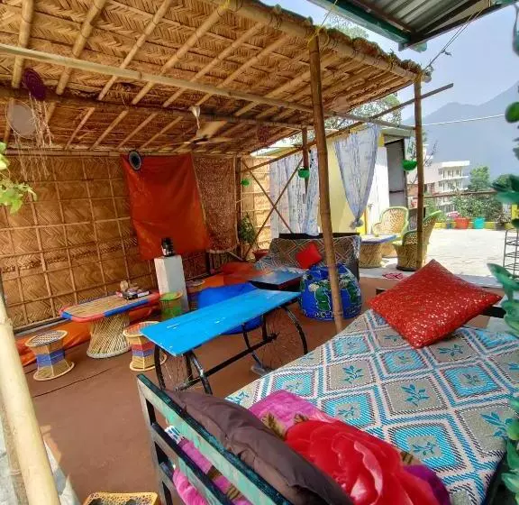 Hobbit House Hostel