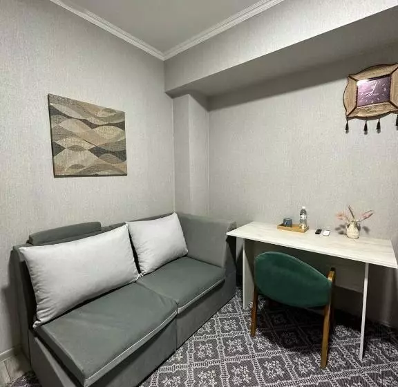 هتل Cube House Osh