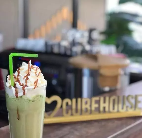 هتل Cube House Osh