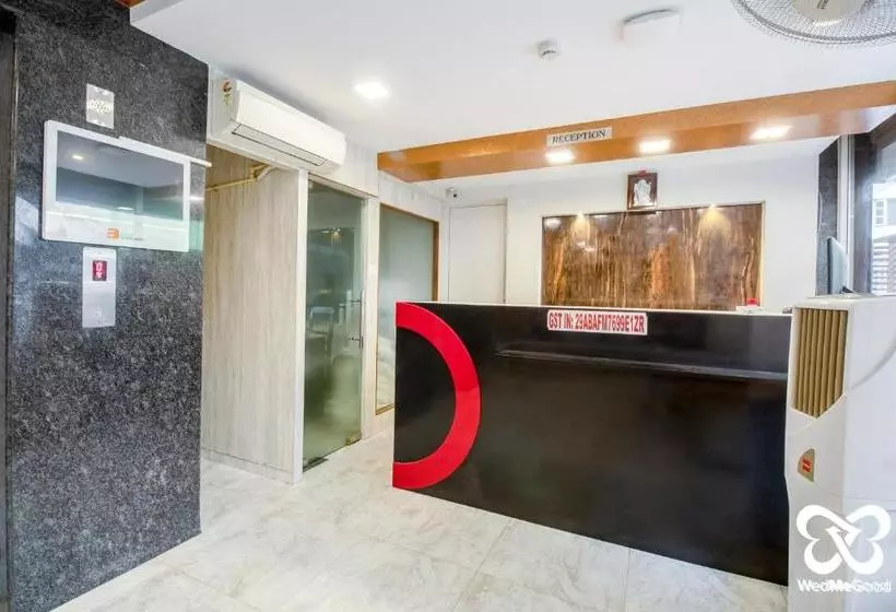 هتل Oyo 71538 Royal Residency
