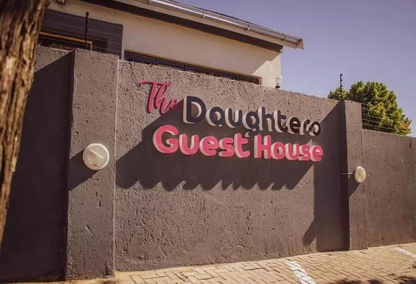 ペンション The Daughters Guest House