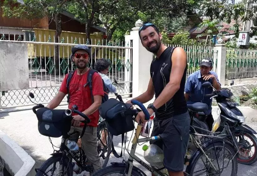 ベッドアンドブレックファースト Arya Inn