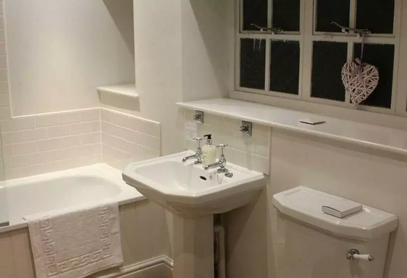 ベッドアンドブレックファースト The Talbot And Apartment