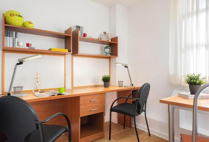 پانسیون Micampus Upo Celestino Mutis Residencia De Estudiantes