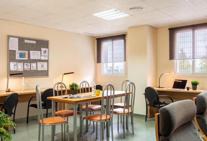 پانسیون Micampus Upo Celestino Mutis Residencia De Estudiantes