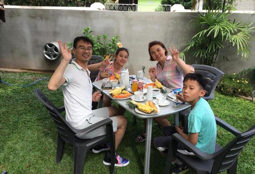 膳宿费 Park Lane Apartments