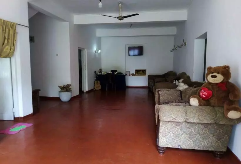 پانسیون White House Hostel